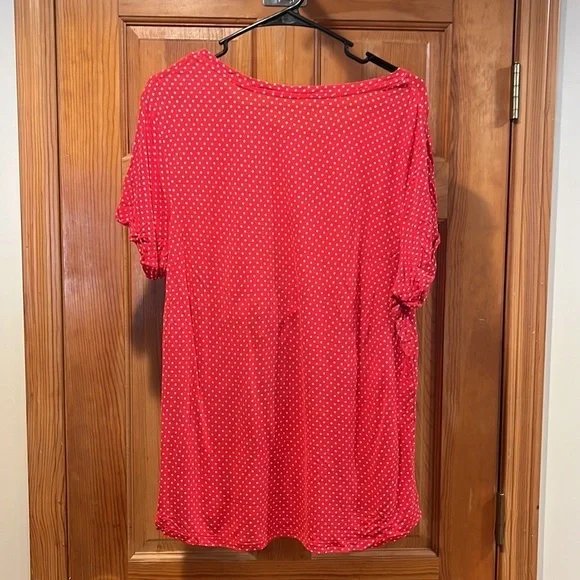 DISNEY park red with white polka dot Minnie Mouse short sleeve top size 1X . - Picture 4 of 4